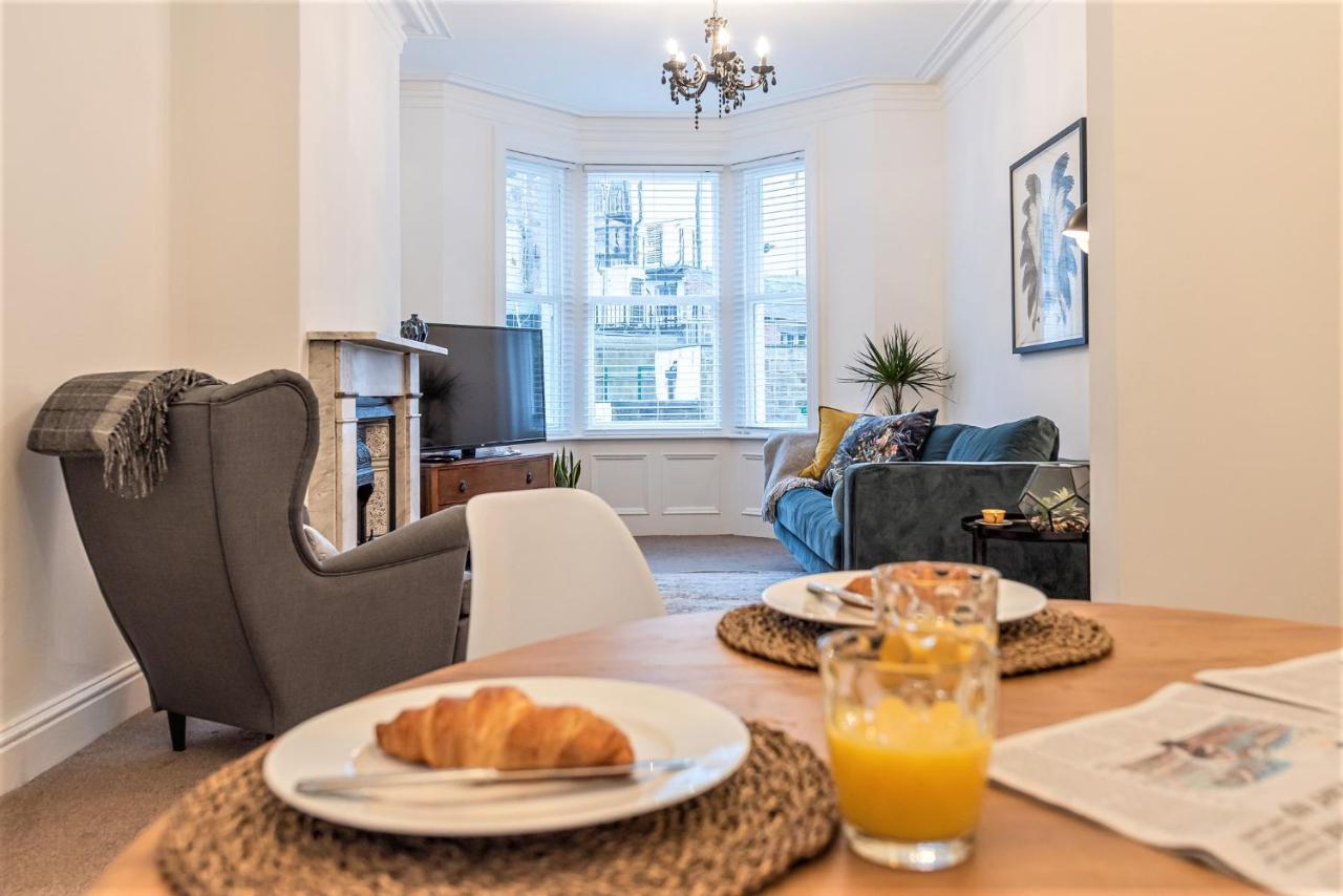 Perfectly Located 4 Storey Townhouse With 2 Parking Spaces In Harrogate