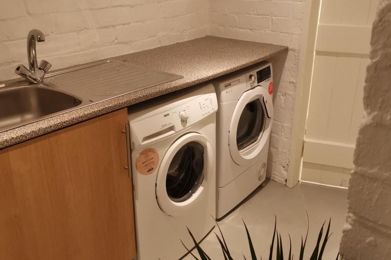 Holiday home Perfectly Located 4 Storey Townhouse With 2 Parking Spaces In *