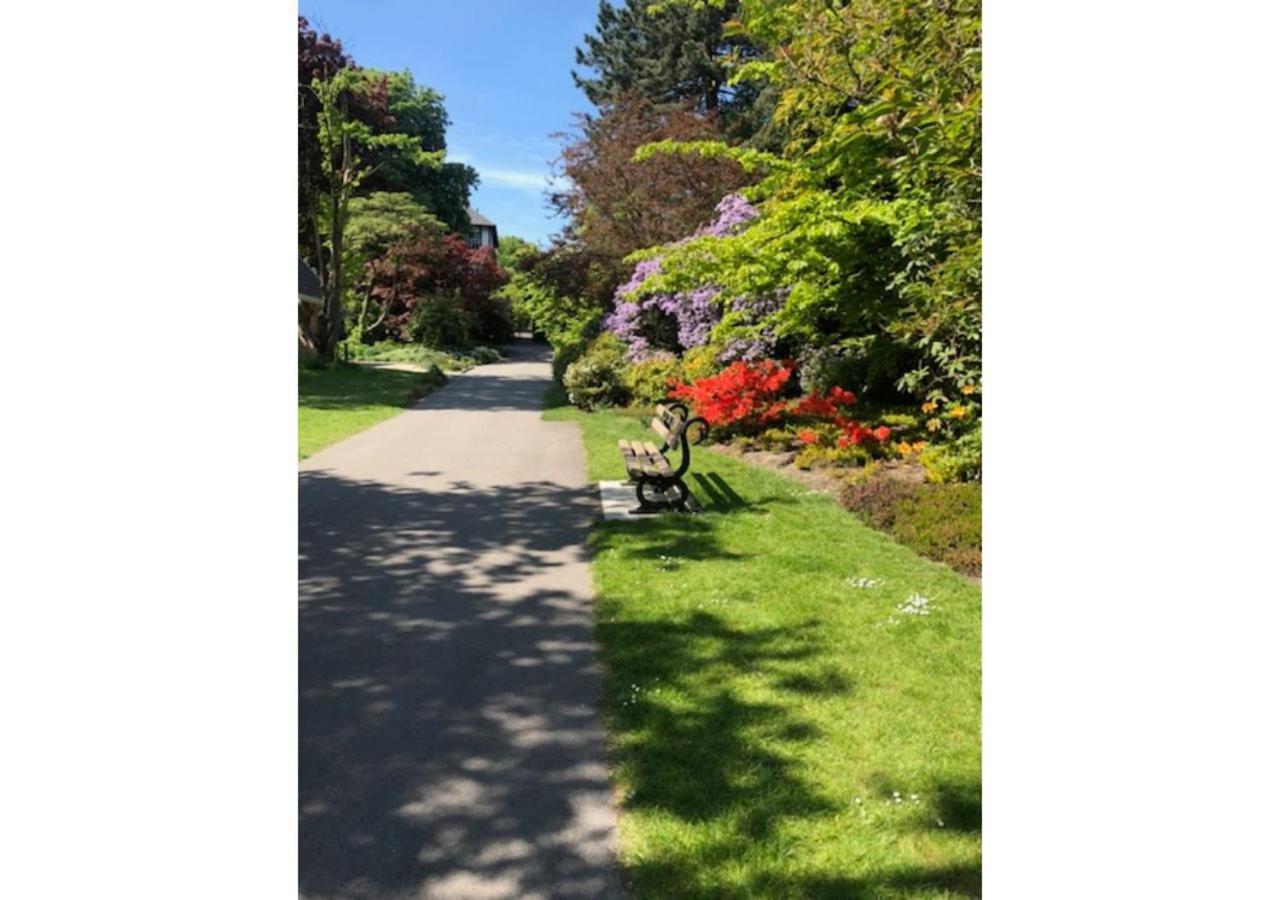 Perfectly Located 4 Storey Townhouse With 2 Parking Spaces In Holiday home